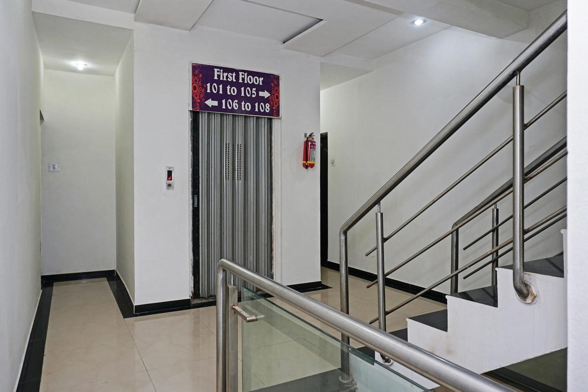 Super Hotel O Shirdi Sai Inn エクステリア 写真